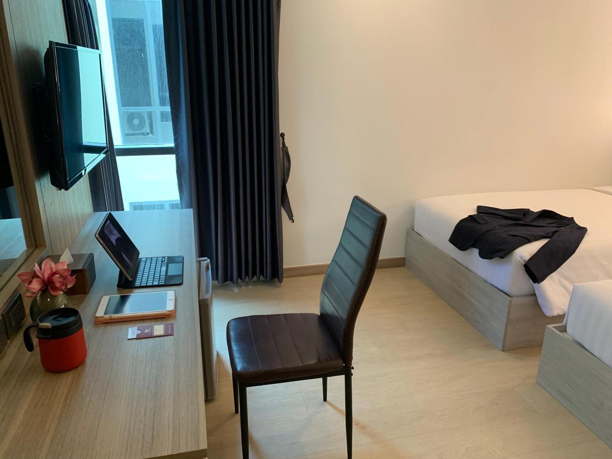 Thana Wisut Hotel Bangkok Exterior foto